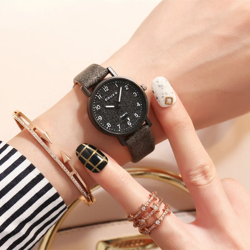 Classical Simple Stylish Women Quartz Watches Exquisite Ladies Retro Vintage Wristwatch Female Delicate Clock Army Green Black
Classical Simple Stylish Women Quartz Watches Exquisite Ladies Retro Vintage Wristwatch Female Delicate Clock Army Green Black