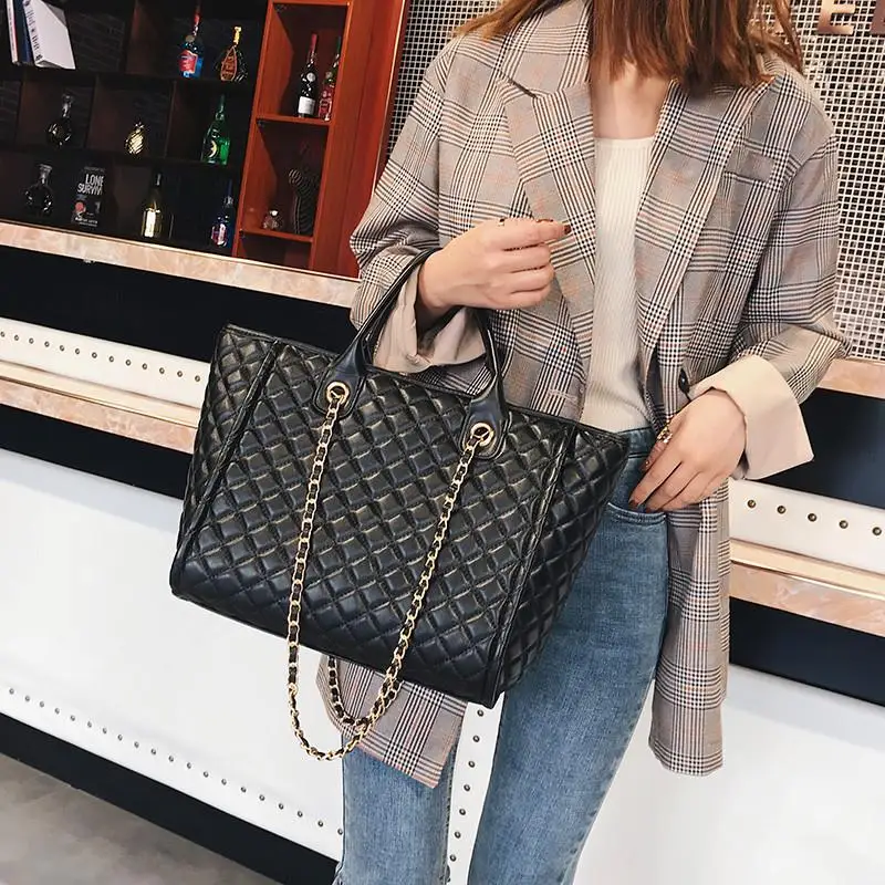 Travel Chain Tote Bags Pu Leather Bag 2019 Large Shoulder Bag Women Female Designer Sac A Main Femme Luxury Handbags Women Bags
Travel Chain Tote Bags Pu Leather Bag 2019 Large Shoulder Bag Women Female Designer Sac A Main Femme Luxury Handbags Women Bags