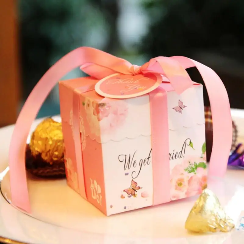 Hot Sale 10pcs/pack Romantic Wedding Candy Box Purple/Pink Laser Cut Wedding Favor Boxes Casamento Wedding Favors Gifts
Hot Sale 10pcs/pack Romantic Wedding Candy Box Purple/Pink Laser Cut Wedding Favor Boxes Casamento Wedding Favors Gifts