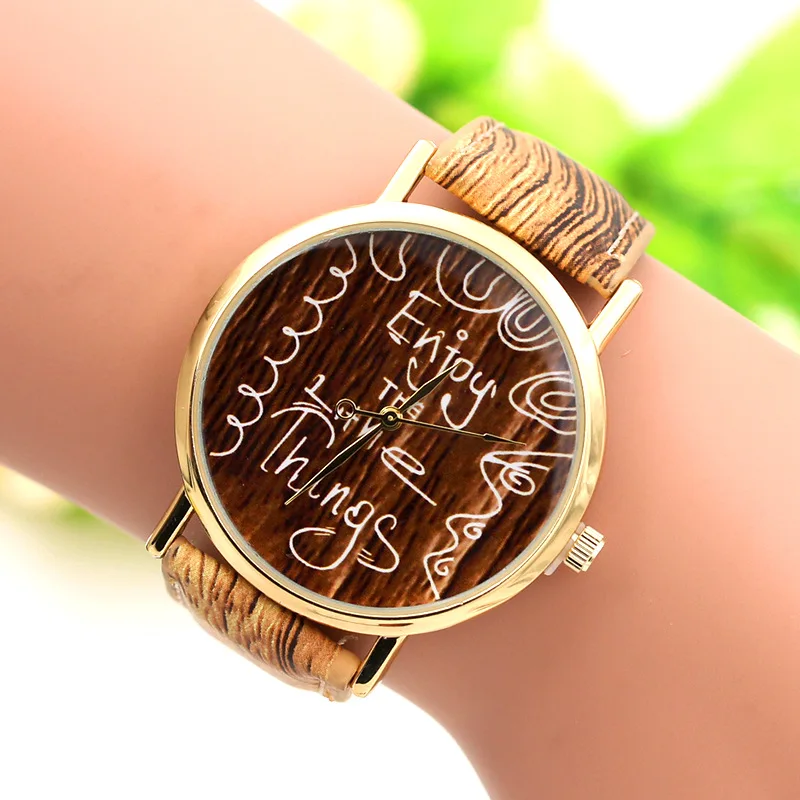 Montre Wood Grain Leather Strap Women Watches Casual Fashion Simple Design Women Quartz Watches relogio feminino CH001
Montre Wood Grain Leather Strap Women Watches Casual Fashion Simple Design Women Quartz Watches relogio feminino CH001