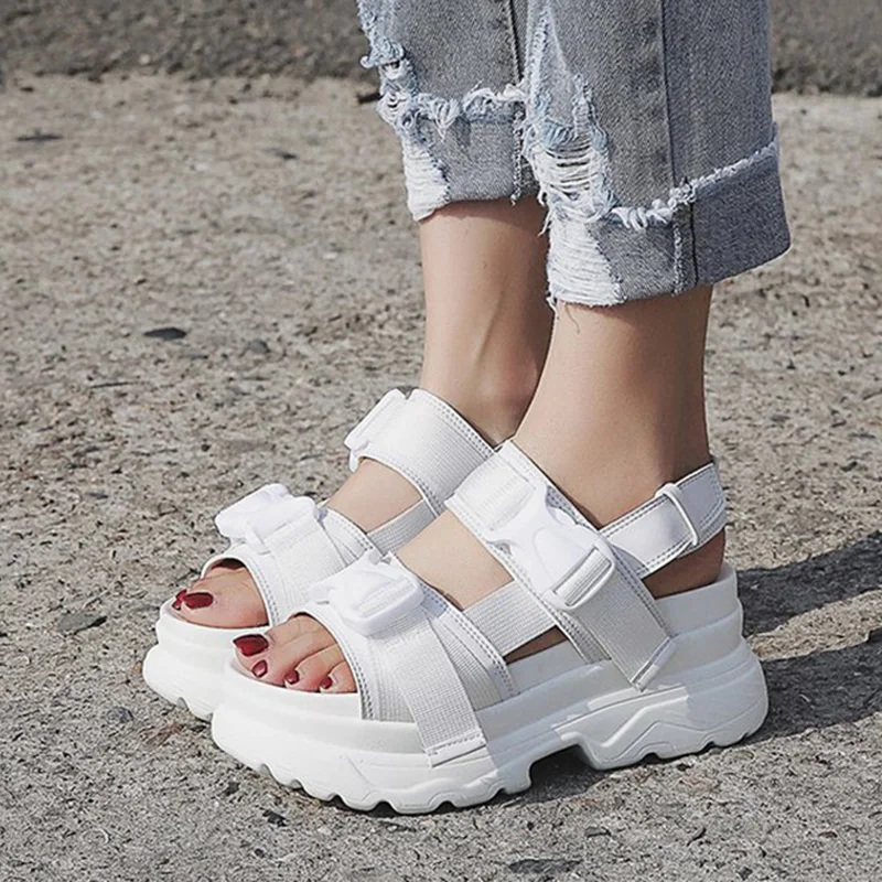 Summer Women Sandals Buckle Design Black White Platform Sandals Comfortable Women Thick Sole Beach Shoes
Summer Women Sandals Buckle Design Black White Platform Sandals Comfortable Women Thick Sole Beach Shoes