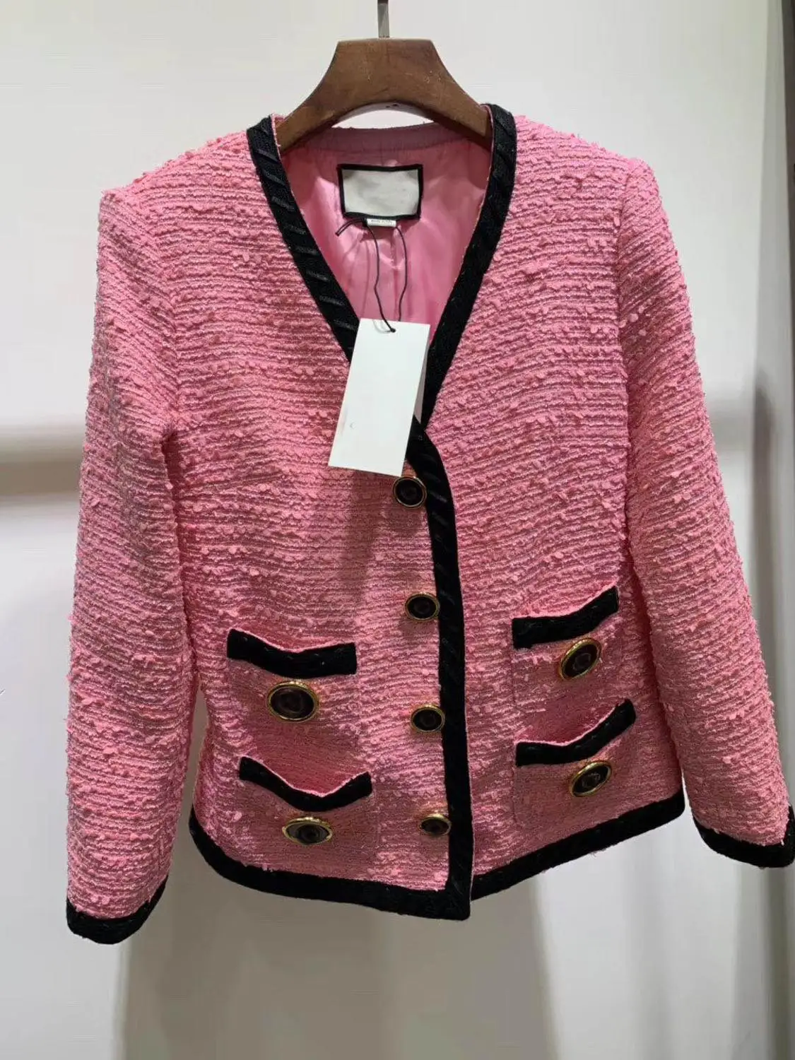Free shipping 2019 Spring Fashion Vintage women Coat Runway fashion v neck button ladies Jacket
Free shipping 2019 Spring Fashion Vintage women Coat Runway fashion v neck button ladies Jacket