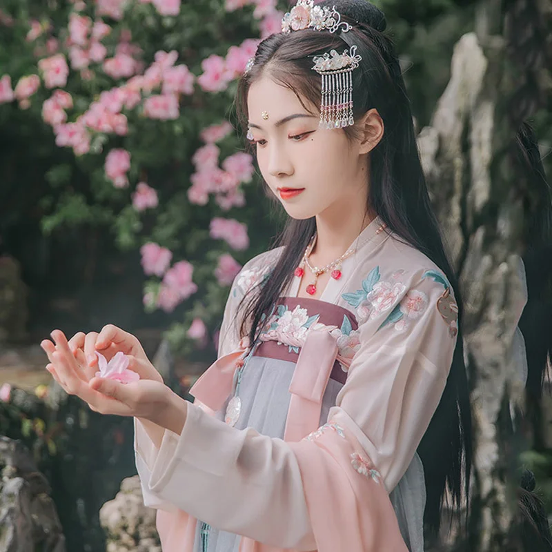Women National Dress Chinese Ancient Hanfu Dance Clothes Ancient Chinese Robe Traditional Cosplay Costume Stage Dresses DQS1415
Women National Dress Chinese Ancient Hanfu Dance Clothes Ancient Chinese Robe Traditional Cosplay Costume Stage Dresses DQS1415
