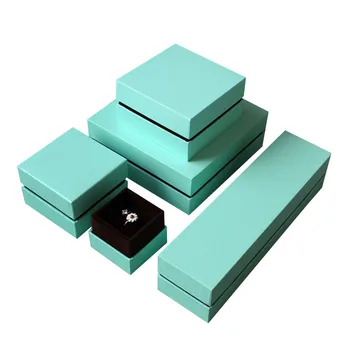 HIGH QUALITY! Free shipping Wholesale 40pcs/lot Ring Box with Velvet insert Ring Packaging Customize Jewelry Packing Box
HIGH QUALITY! Free shipping Wholesale 40pcs/lot Ring Box with Velvet insert Ring Packaging Customize Jewelry Packing Box