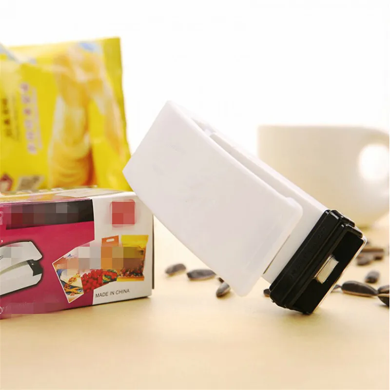 Portable Bag Clips Handheld Mini Electric Heat Sealing Machine Impulse Sealer Seal Packing Plastic Bag Kitchen Tool Home Use
Portable Bag Clips Handheld Mini Electric Heat Sealing Machine Impulse Sealer Seal Packing Plastic Bag Kitchen Tool Home Use