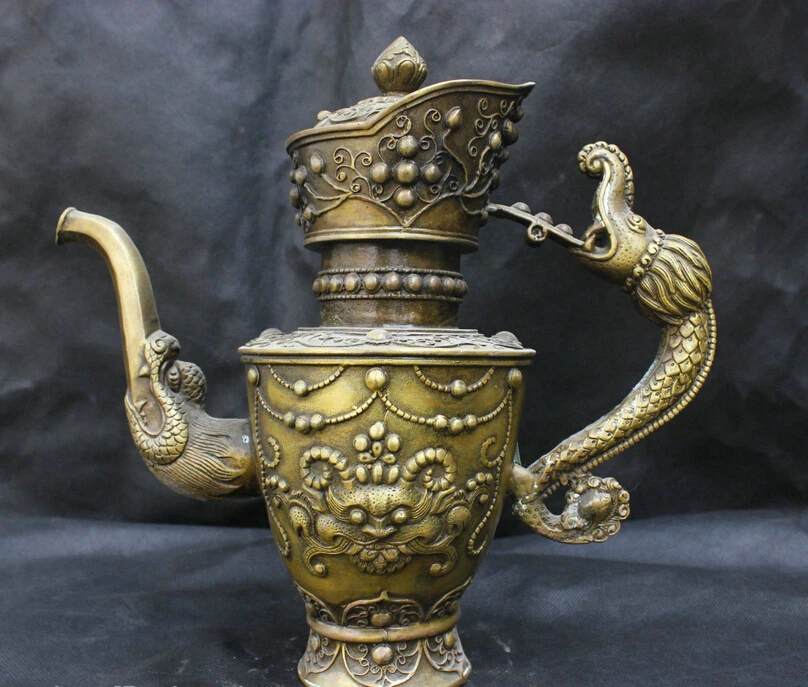 Chinese Folk Fengshui Old Antique Copper Brass Statue Dragon Beast Kettle Flagon
Chinese Folk Fengshui Old Antique Copper Brass Statue Dragon Beast Kettle Flagon