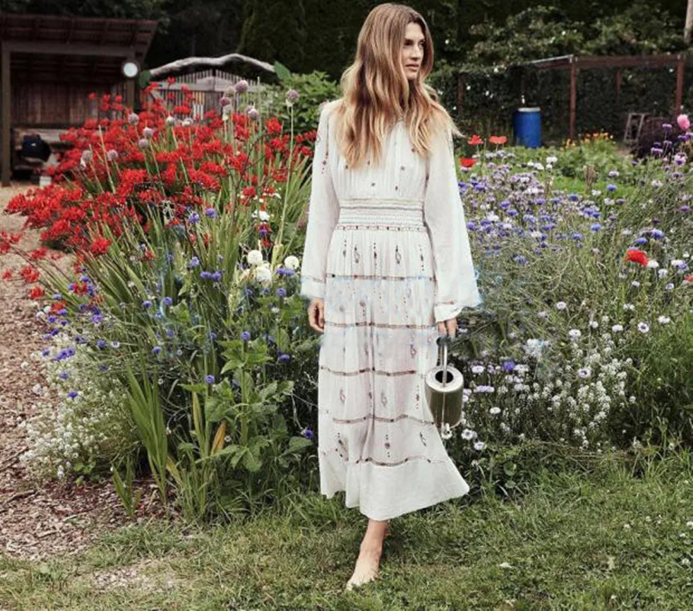 Harajuku Womans Long Sleeve Embroidery Loose Maxi Long Dress 2019 Spring Designer Women Boho Retro Rural White Long Dresses
Harajuku Womans Long Sleeve Embroidery Loose Maxi Long Dress 2019 Spring Designer Women Boho Retro Rural White Long Dresses