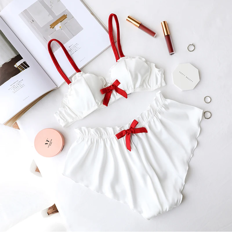 Women Satin Bra and Panty Set Vintage Sexy Lingerie Female Set Sweety Ruffles Girls Brassiere Loose Panties and Bra Set
Women Satin Bra and Panty Set Vintage Sexy Lingerie Female Set Sweety Ruffles Girls Brassiere Loose Panties and Bra Set