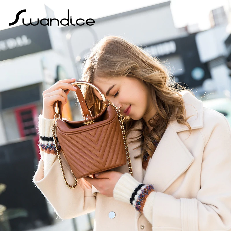 High Quality V Line Quilted Quilting Threads Chain Mini Bucket Shoulder Crossbody Messenger Bags Women Female Small Handbags Box
High Quality V Line Quilted Quilting Threads Chain Mini Bucket Shoulder Crossbody Messenger Bags Women Female Small Handbags Box