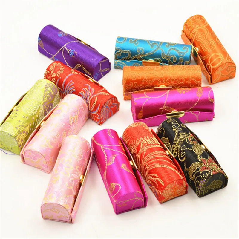 2017 NEW Hot Lipstick Case Retro Embroidered Fashion Holder Flower Design With Mirror Jewelry Packaging Box Random Color
2017 NEW Hot Lipstick Case Retro Embroidered Fashion Holder Flower Design With Mirror Jewelry Packaging Box Random Color