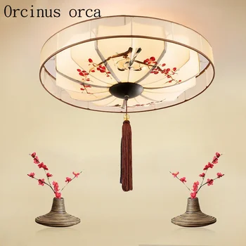 New Chinese style hand-painted flowers and birds ceiling lamp hotel teahouse bedroom study round archaize fabric ceiling lamp
New Chinese style hand-painted flowers and birds ceiling lamp hotel teahouse bedroom study round archaize fabric ceiling lamp