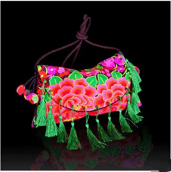 Fashion Floral Embroidered Shopping Tassel bag!Hot Bohemian embroidery Lady shoulder&crossbody bags Top Versatile Canvas Carrier
Fashion Floral Embroidered Shopping Tassel bag!Hot Bohemian embroidery Lady shoulder&crossbody bags Top Versatile Canvas Carrier