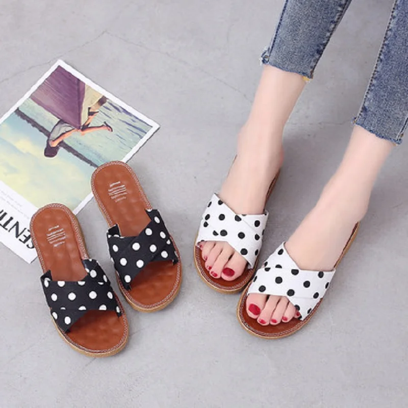 2019 summer fashion women wear wave point cross wild super fire leisure beach flat bottom sandals female slippers
2019 summer fashion women wear wave point cross wild super fire leisure beach flat bottom sandals female slippers