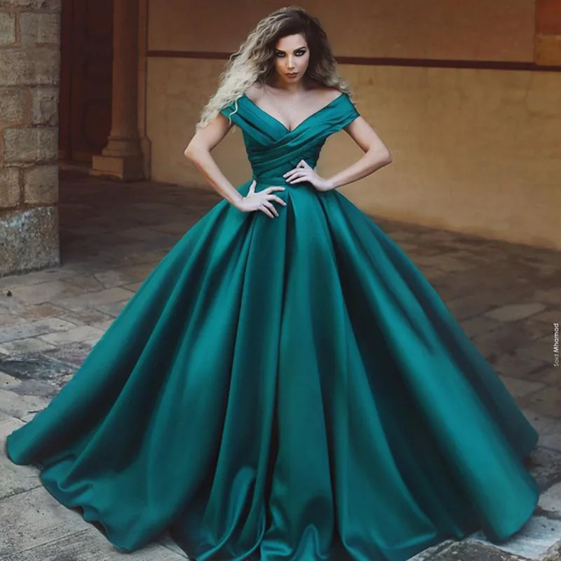 Green Off The Shoulder Long Evening Dress Pleated Satin Floor Length Ball Gown Formal Prom Gowns Saudi Arabic Party Dresses
Green Off The Shoulder Long Evening Dress Pleated Satin Floor Length Ball Gown Formal Prom Gowns Saudi Arabic Party Dresses
