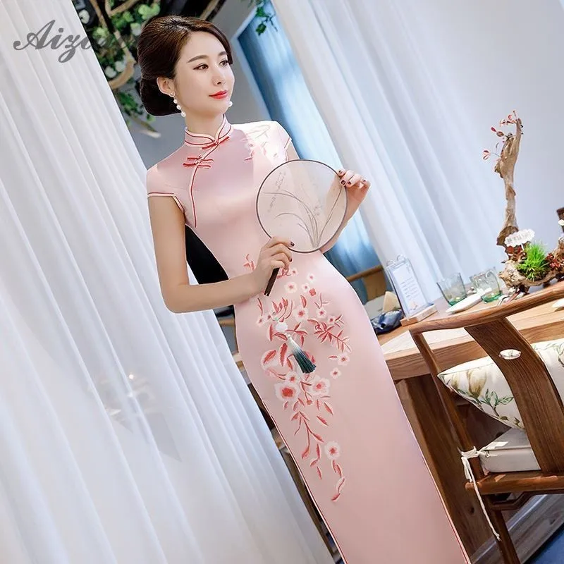 Pink Elegant Slim Cheongsam Long Dresses Modern Oriental Style Robe Qi Pao Women Traditional Chinese Dress Qipao Vintage Gown
Pink Elegant Slim Cheongsam Long Dresses Modern Oriental Style Robe Qi Pao Women Traditional Chinese Dress Qipao Vintage Gown