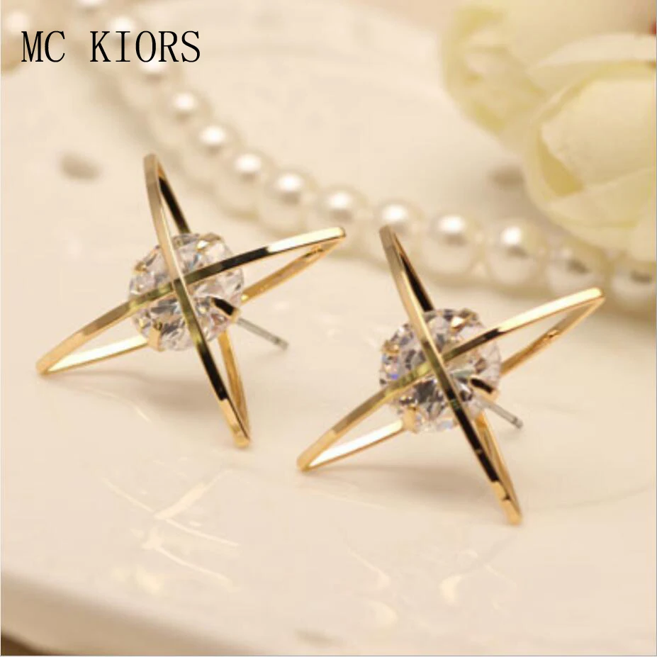 Women'S Jewelry Gift Stereoscopic Hollow Gold Color Austria Zircon Crystal Stud Earrings Eardrop Ear Studs Simple Joker Kroean
Women'S Jewelry Gift Stereoscopic Hollow Gold Color Austria Zircon Crystal Stud Earrings Eardrop Ear Studs Simple Joker Kroean