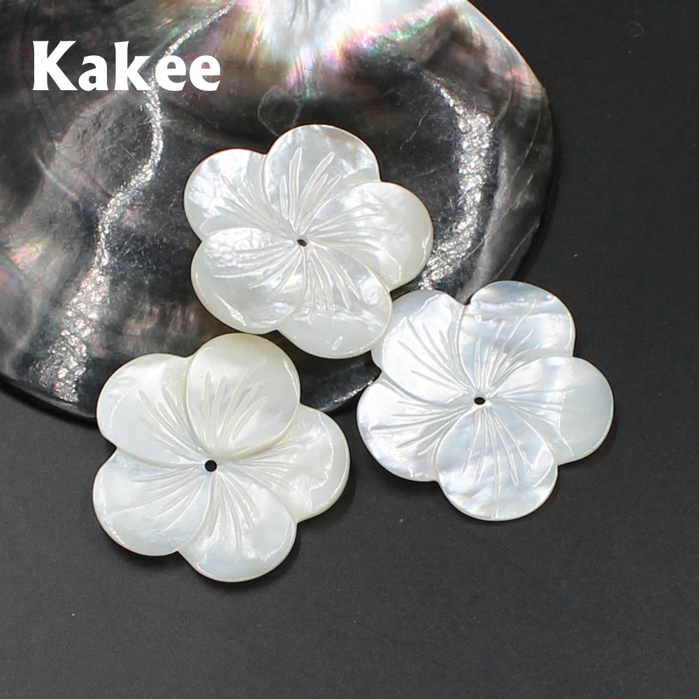 Kakee Natural Carved White Flower Mother of Pearl Shell Beads for Jewelry Making Finding DIY Fashion Brooches Earrings Materials
Kakee Natural Carved White Flower Mother of Pearl Shell Beads for Jewelry Making Finding DIY Fashion Brooches Earrings Materials