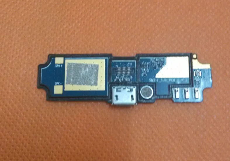 Used Original USB Plug Charge Board For Jiayu G2F 4.3" MTK6582 Quad core 854x480 Free Shipping
Used Original USB Plug Charge Board For Jiayu G2F 4.3" MTK6582 Quad core 854x480 Free Shipping