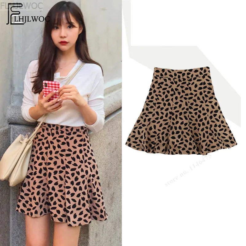 Autumn Basic Mini Skirts Women Kroean Japan Style Design Cute Sweet Girls Preppy High Waist Printed Vintage A Line Mini Skirts
Autumn Basic Mini Skirts Women Kroean Japan Style Design Cute Sweet Girls Preppy High Waist Printed Vintage A Line Mini Skirts