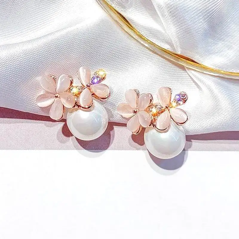 Korean Sweet Pearl Flower Earrings Lady Simple Elegant Brincos 2020 New Jewellery Cute Gift
Korean Sweet Pearl Flower Earrings Lady Simple Elegant Brincos 2020 New Jewellery Cute Gift