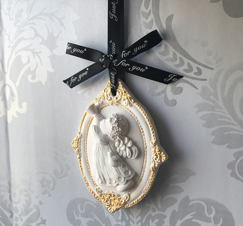 Angel With A Horn Silicone Mold Big Size Silica Gel DIY Aromatherapy Gypsum Plaster Mould For Car Pendant Cake Decorating Tools 
Angel With A Horn Silicone Mold Big Size Silica Gel DIY Aromatherapy Gypsum Plaster Mould For Car Pendant Cake Decorating Tools