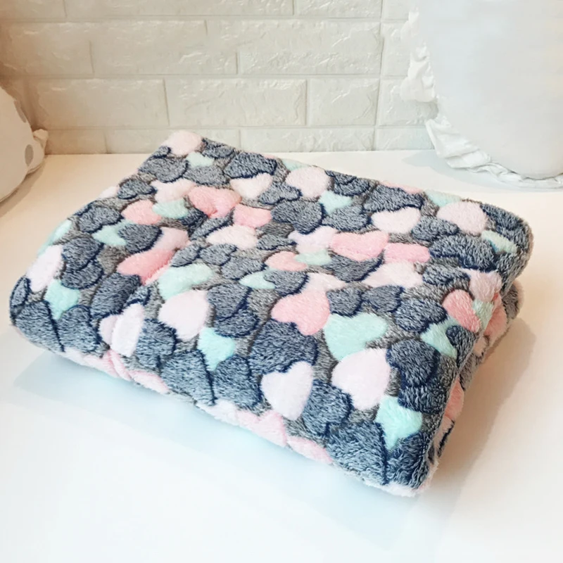2 Size Pet Dog Blanket Love Heart Printed Winter Warm Puppy Bed Mat Soft Dog Bed
2 Size Pet Dog Blanket Love Heart Printed Winter Warm Puppy Bed Mat Soft Dog Bed