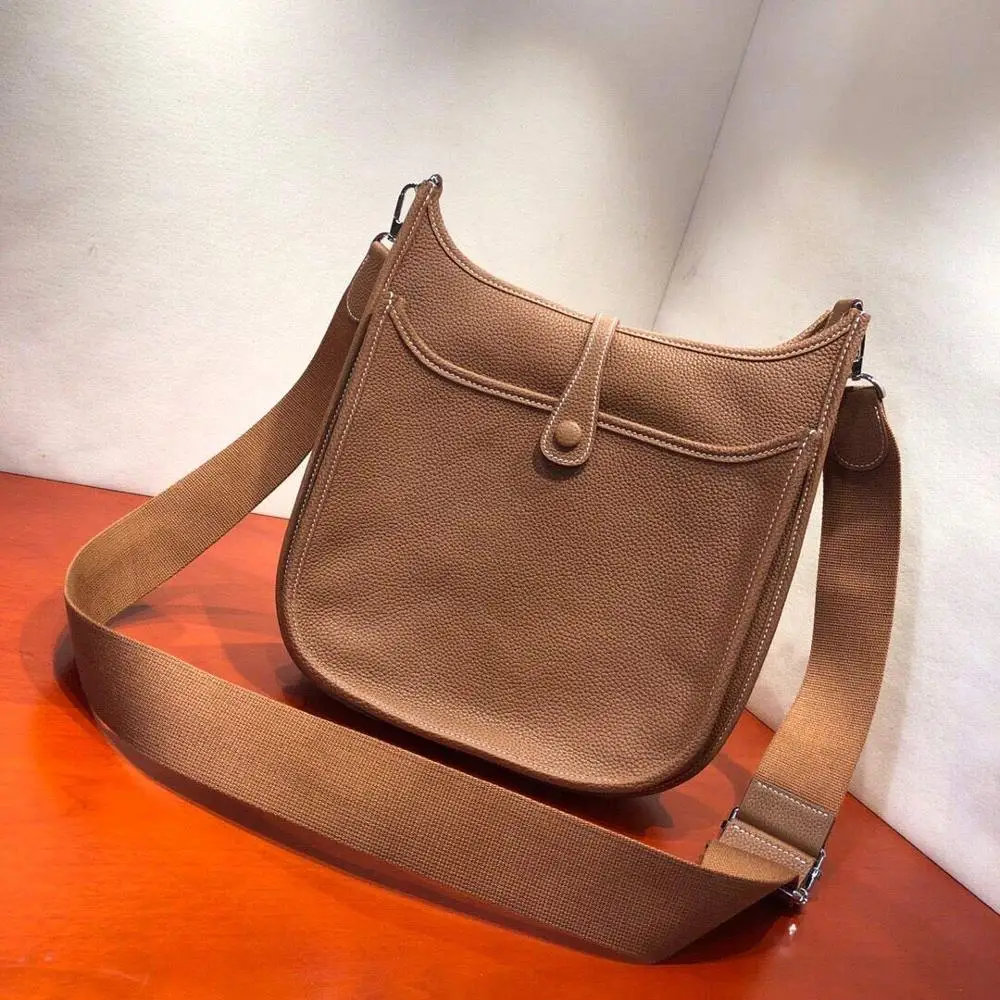 Women genuine leather shoulder bag Luxury handbags brand designer purse top quality soft crossbody bags
Women genuine leather shoulder bag Luxury handbags brand designer purse top quality soft crossbody bags