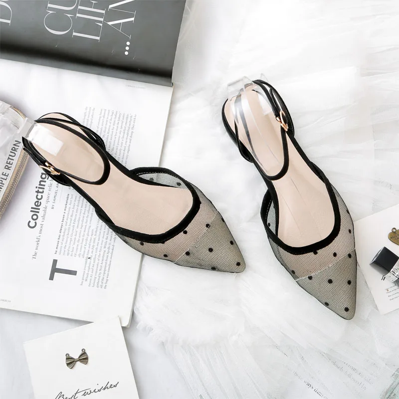 2019 summer new style Polka dot mesh Lace Pointed flats Female versatile comfort One-button buckle with baotou sandals
2019 summer new style Polka dot mesh Lace Pointed flats Female versatile comfort One-button buckle with baotou sandals