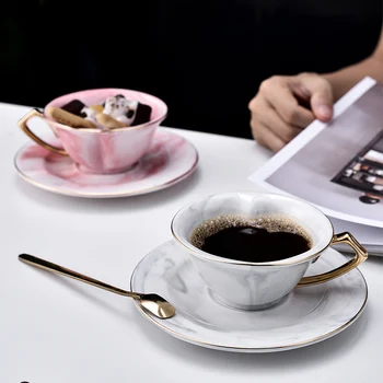 European Marble Ceramic coffee cup with Saucer heart shaped Milk tea morning mugs Couple lover gift drinkware 1pc espresso cups
European Marble Ceramic coffee cup with Saucer heart shaped Milk tea morning mugs Couple lover gift drinkware 1pc espresso cups