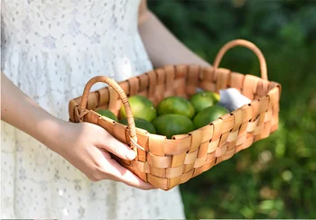 2017 Japanese style original wood double handle hand-woven fruit bread basket carrying picnic basket
2017 Japanese style original wood double handle hand-woven fruit bread basket carrying picnic basket