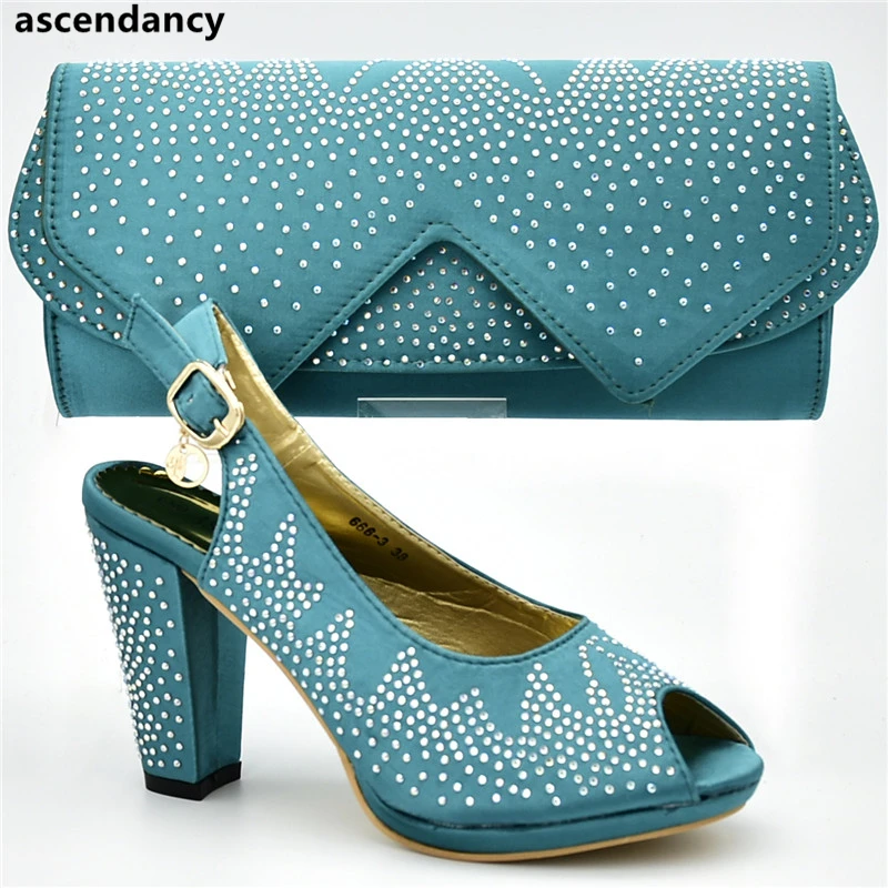 Latest African Wedding Shoes and Bag Set Decorated with Rhinestone Italian Matching Shoe and Bag Set for Wedding Heels Women
Latest African Wedding Shoes and Bag Set Decorated with Rhinestone Italian Matching Shoe and Bag Set for Wedding Heels Women