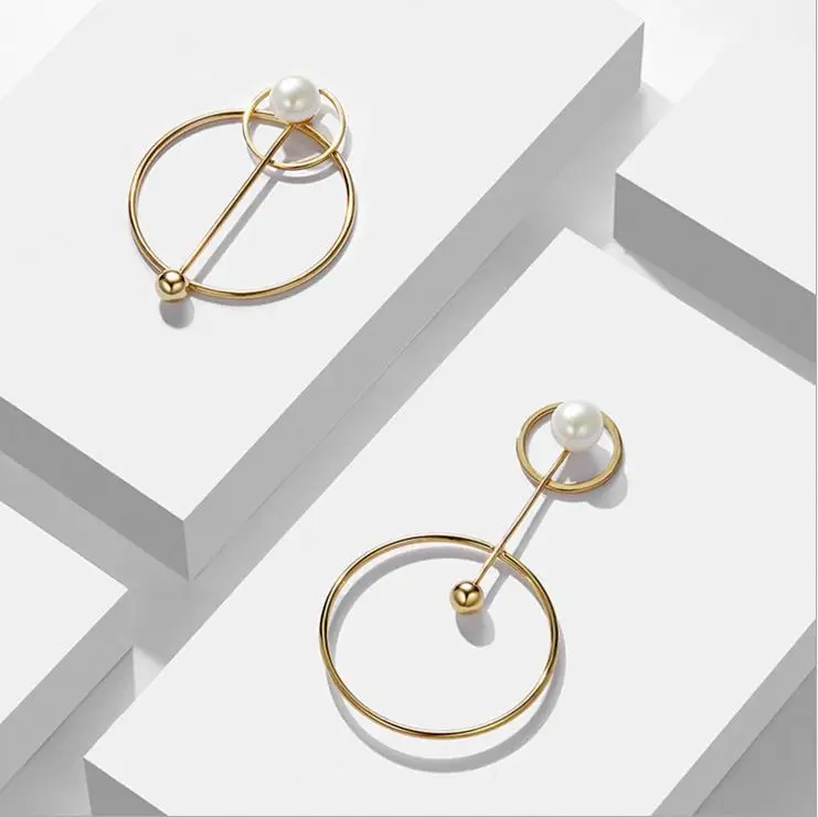 2017 Fashion Western style Simple Geometry Big circle Pearl Asymmetric 925 needle pole Earrings for Women Jewelry
2017 Fashion Western style Simple Geometry Big circle Pearl Asymmetric 925 needle pole Earrings for Women Jewelry
