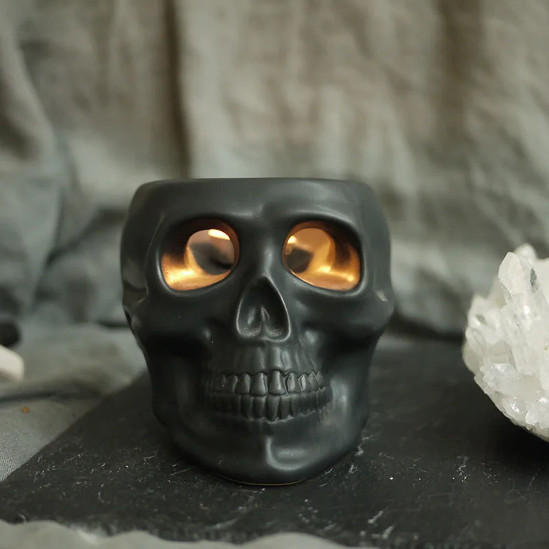 Holiday Alternative Golden Skull Candle Holder Silver Black Ceramic Holder Personality Craft Party Bar Home Decoration
Holiday Alternative Golden Skull Candle Holder Silver Black Ceramic Holder Personality Craft Party Bar Home Decoration