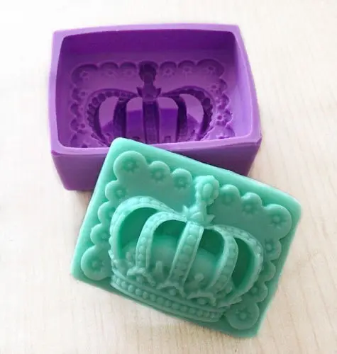 Cute Crown 3D Sugarcraft Fondant Moulds Silicone Handmade Soap Mold For Cake Decoration Cupcake Candle Form Bakeware
Cute Crown 3D Sugarcraft Fondant Moulds Silicone Handmade Soap Mold For Cake Decoration Cupcake Candle Form Bakeware