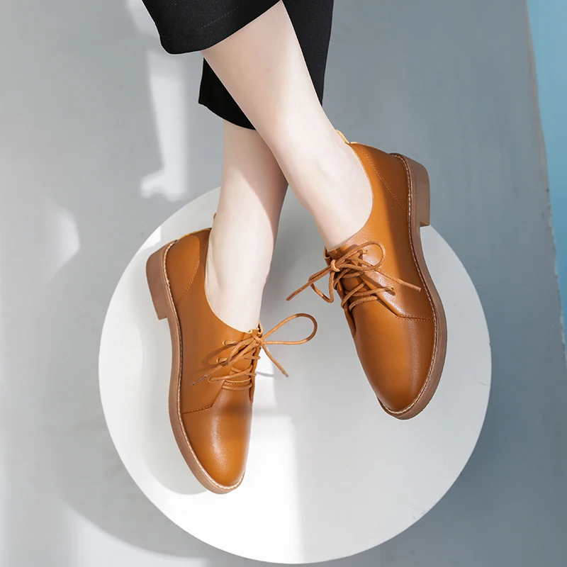 Spring and Summer Flat Heels Casual Women's Shoes Round Toe Genuine Leather Brogue Derby Shoes 3 Colors OULYYYOGO 
Spring and Summer Flat Heels Casual Women's Shoes Round Toe Genuine Leather Brogue Derby Shoes 3 Colors OULYYYOGO