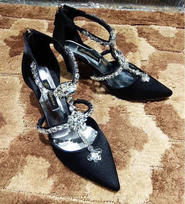 2019 spring and summer new rhinestone pointed hollow sexy high heel sandals with diamond crystal stiletto shoes
2019 spring and summer new rhinestone pointed hollow sexy high heel sandals with diamond crystal stiletto shoes