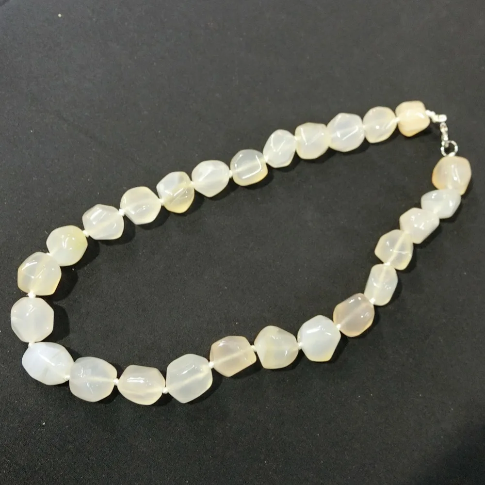 3pcs/lot Natural Quartz Crystal Stone White Agates Colorful Choker Necklace Irregular String Energy Beaded Necklace Collar Free
3pcs/lot Natural Quartz Crystal Stone White Agates Colorful Choker Necklace Irregular String Energy Beaded Necklace Collar Free