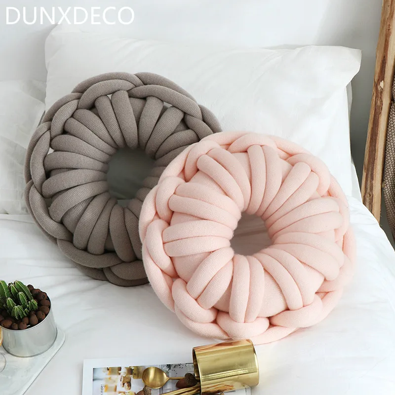 DUNXDECO Cushion Decorative Pillow Handmade Knot Knot Doughnut Shape Modern Simple Room Bed Sofa Coussin Decoration Gift
DUNXDECO Cushion Decorative Pillow Handmade Knot Knot Doughnut Shape Modern Simple Room Bed Sofa Coussin Decoration Gift
