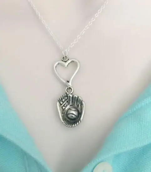 Vintage Silver Heart Softball/Baseball Glove Necklaces Pendant Charms Statement Sports Choker Necklaces Women Jewelry Gift
Vintage Silver Heart Softball/Baseball Glove Necklaces Pendant Charms Statement Sports Choker Necklaces Women Jewelry Gift