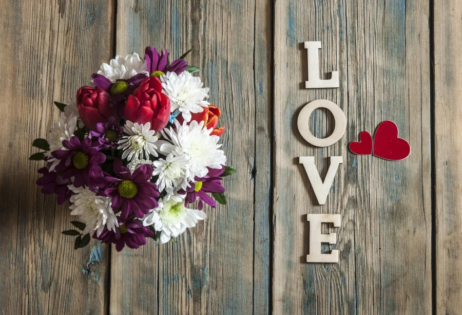Laeacco Word Love Flower Wooden Board Portrait Scene Photographic Backgrounds Customized Photography Backdrops For Photo Studio |