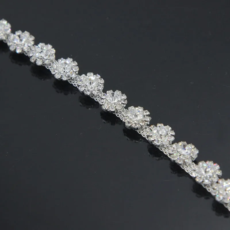 100Yards Silver Golden Flower Shining Rhinestone Strass Chain Sewing Accessories For Clothing Wedding Dress Applique
100Yards Silver Golden Flower Shining Rhinestone Strass Chain Sewing Accessories For Clothing Wedding Dress Applique