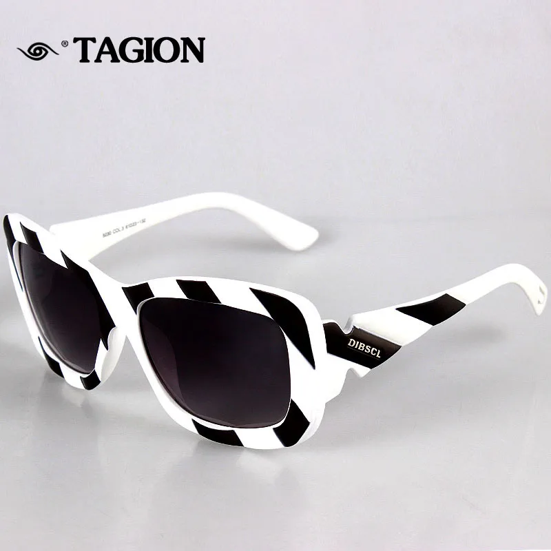 2016 Hot Selling Fashion Women Sunglasses High Quality Lower Price Women Eyewear Brand Designer Fashion Women Glasses 5030
2016 Hot Selling Fashion Women Sunglasses High Quality Lower Price Women Eyewear Brand Designer Fashion Women Glasses 5030