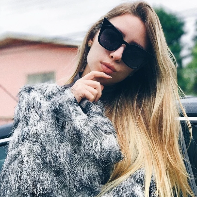 ROYAL GIRL Vintage Cat Eye Sunglasses Women Brand Designer Black Red Frame Eyewear Gradient Shade Oculos for Female UV400 SS327
ROYAL GIRL Vintage Cat Eye Sunglasses Women Brand Designer Black Red Frame Eyewear Gradient Shade Oculos for Female UV400 SS327