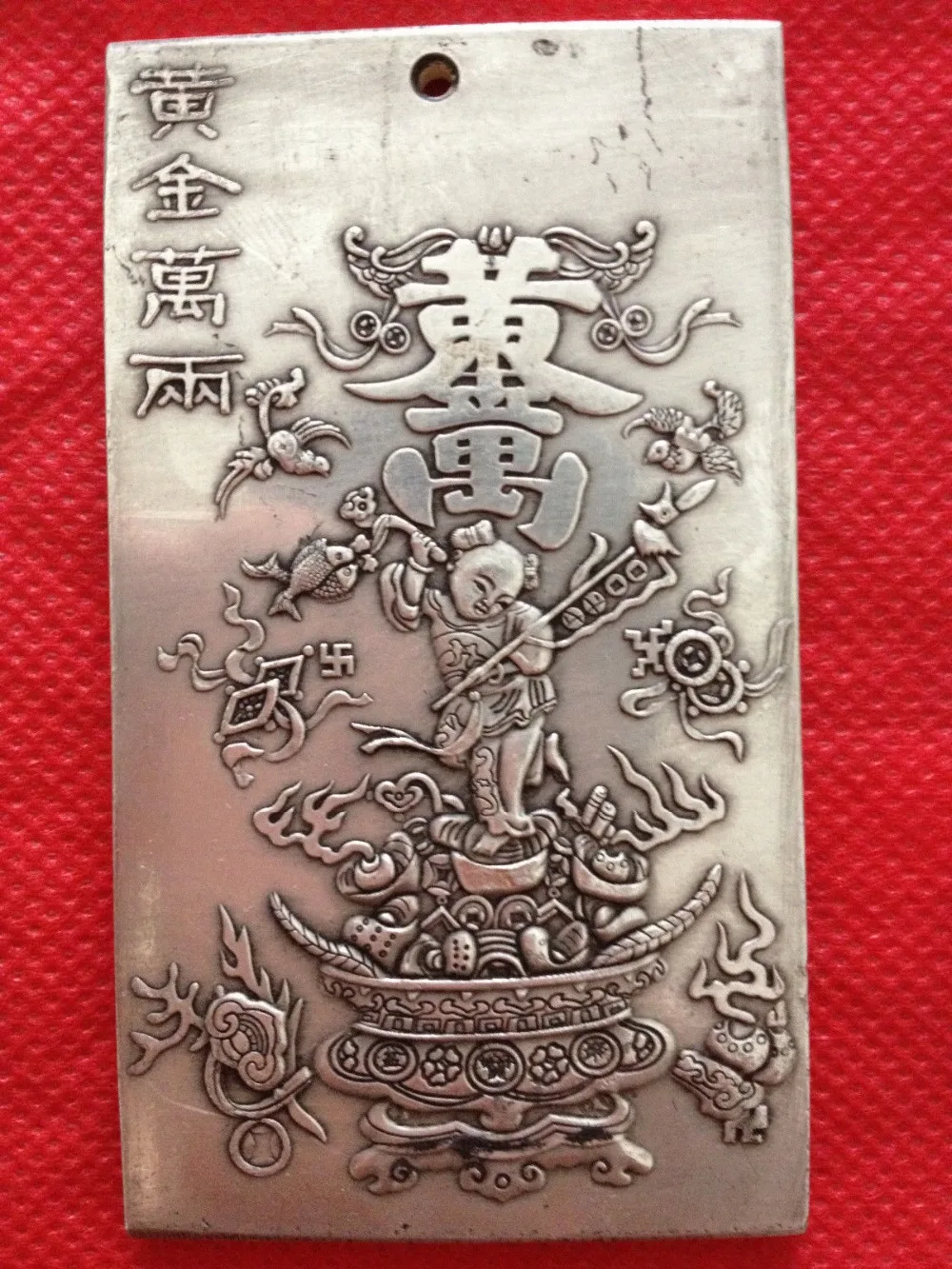 Exquisite Chinese Tibetan Silver " Thousand Taels of Gold " Embossment Statue Auspicious Amulet Plate 136g
Exquisite Chinese Tibetan Silver " Thousand Taels of Gold " Embossment Statue Auspicious Amulet Plate 136g