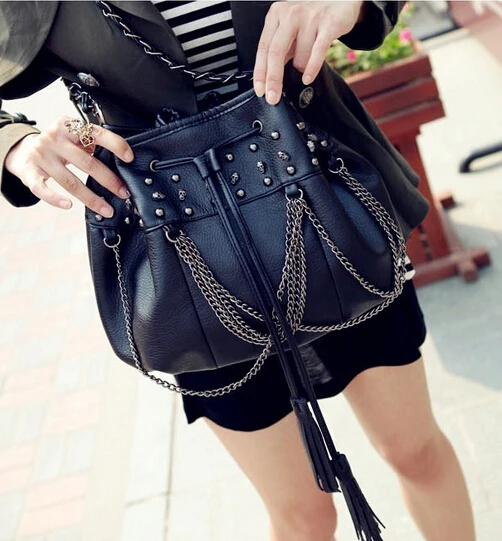 women skull rivet bucket bag fashion tassel chain messenger bags pu leather shoulder bag cross body bag for women bolsos mujer
women skull rivet bucket bag fashion tassel chain messenger bags pu leather shoulder bag cross body bag for women bolsos mujer