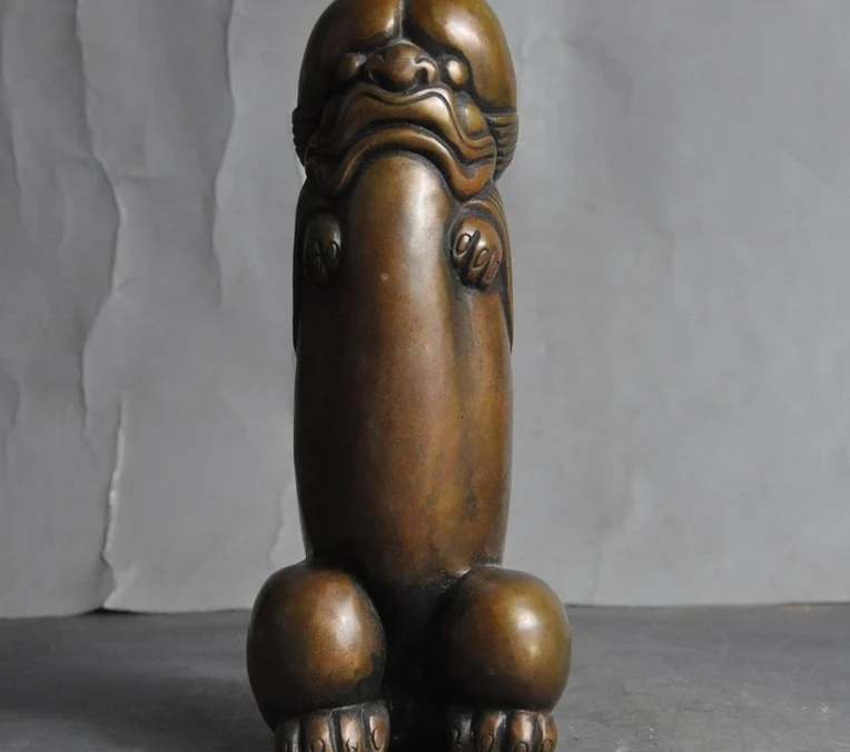 7" Old Chinese Fengshui Bronze Evil spirits beast head Male Genitals Art Statue
7" Old Chinese Fengshui Bronze Evil spirits beast head Male Genitals Art Statue
