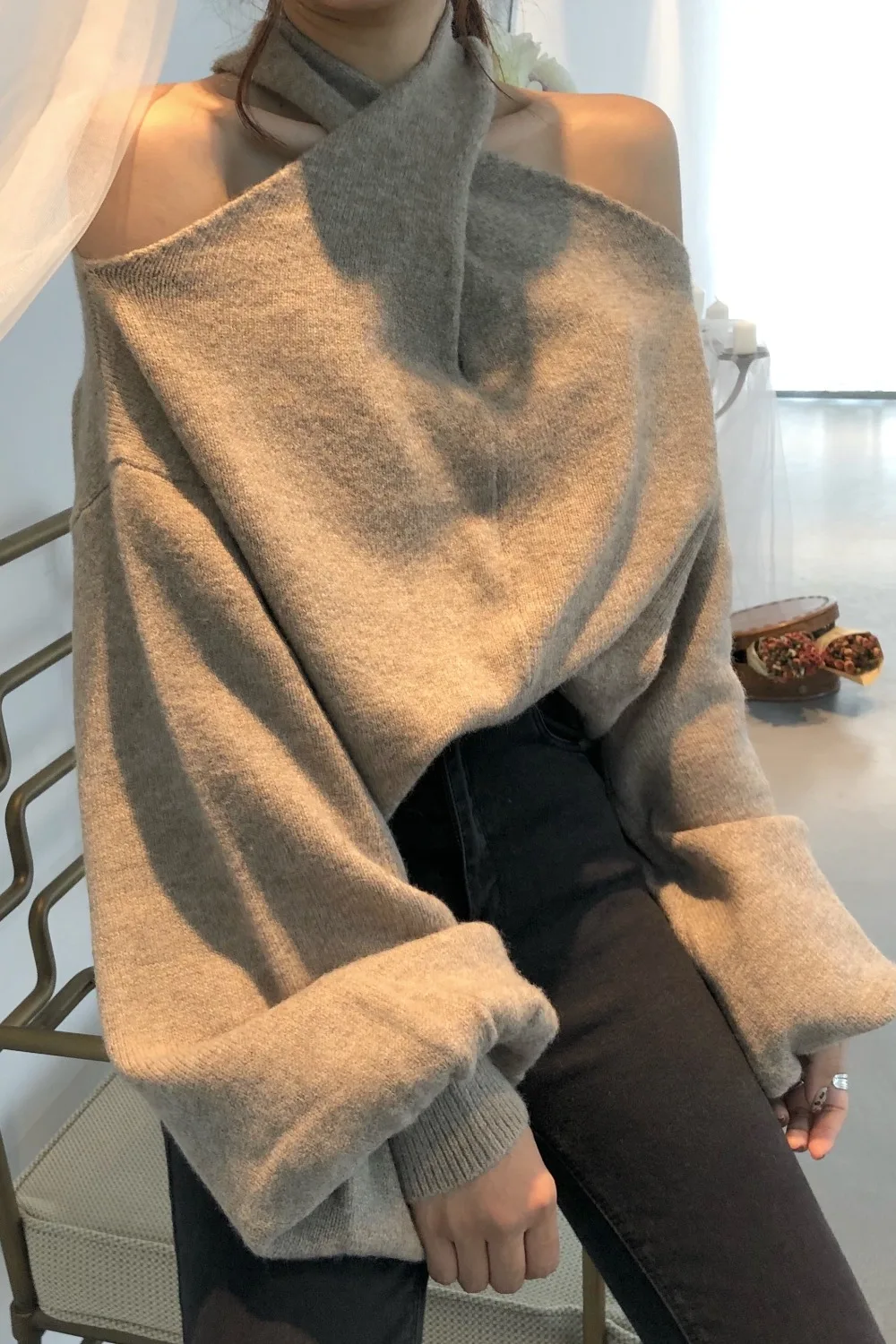 Women Retro Criss-Cross Halter Knitted Sweater Off Shoulder Hanging Neck Strapless Pullovers Oversized Lady Sweaters
Women Retro Criss-Cross Halter Knitted Sweater Off Shoulder Hanging Neck Strapless Pullovers Oversized Lady Sweaters