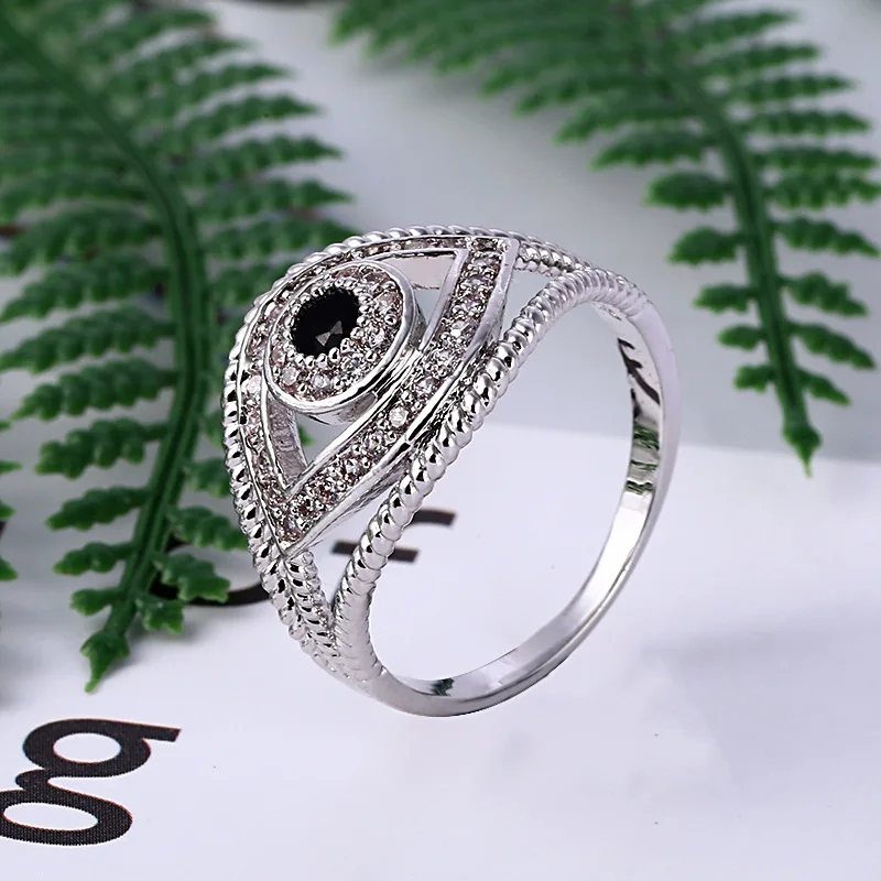 Fashion Silver Color Hollow Out CZ Crystal Evil Eye Charm Rings for Women Party Engagement Ring Costume Jewelry bague femme Gift
Fashion Silver Color Hollow Out CZ Crystal Evil Eye Charm Rings for Women Party Engagement Ring Costume Jewelry bague femme Gift