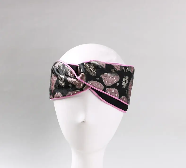 Cloth letter print embroidery hair accessories suede wide-brimmed hair yoga remover hair accessories
Cloth letter print embroidery hair accessories suede wide-brimmed hair yoga remover hair accessories