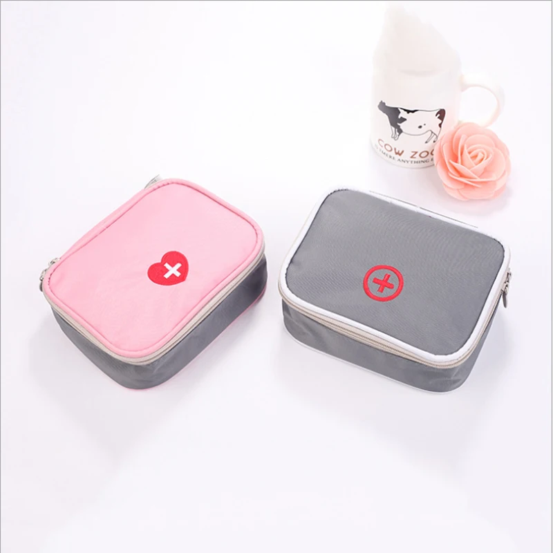 13*10*4cm Mini Portable Medicine Bag Camping First Aid Kit Medical Emergency Kits Organizer Outdoor Household Pill Bag
13*10*4cm Mini Portable Medicine Bag Camping First Aid Kit Medical Emergency Kits Organizer Outdoor Household Pill Bag